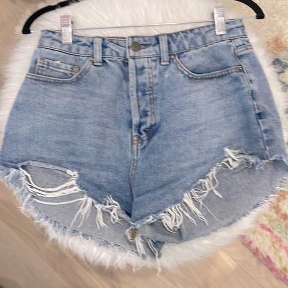 Jean Shorts Size 2 - Picture 1 of 2